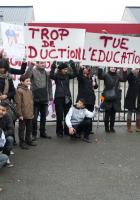 Rassemblement contre les menaces de suppression de postes au collège Gabriel Havez - Creil, 16 février 2012