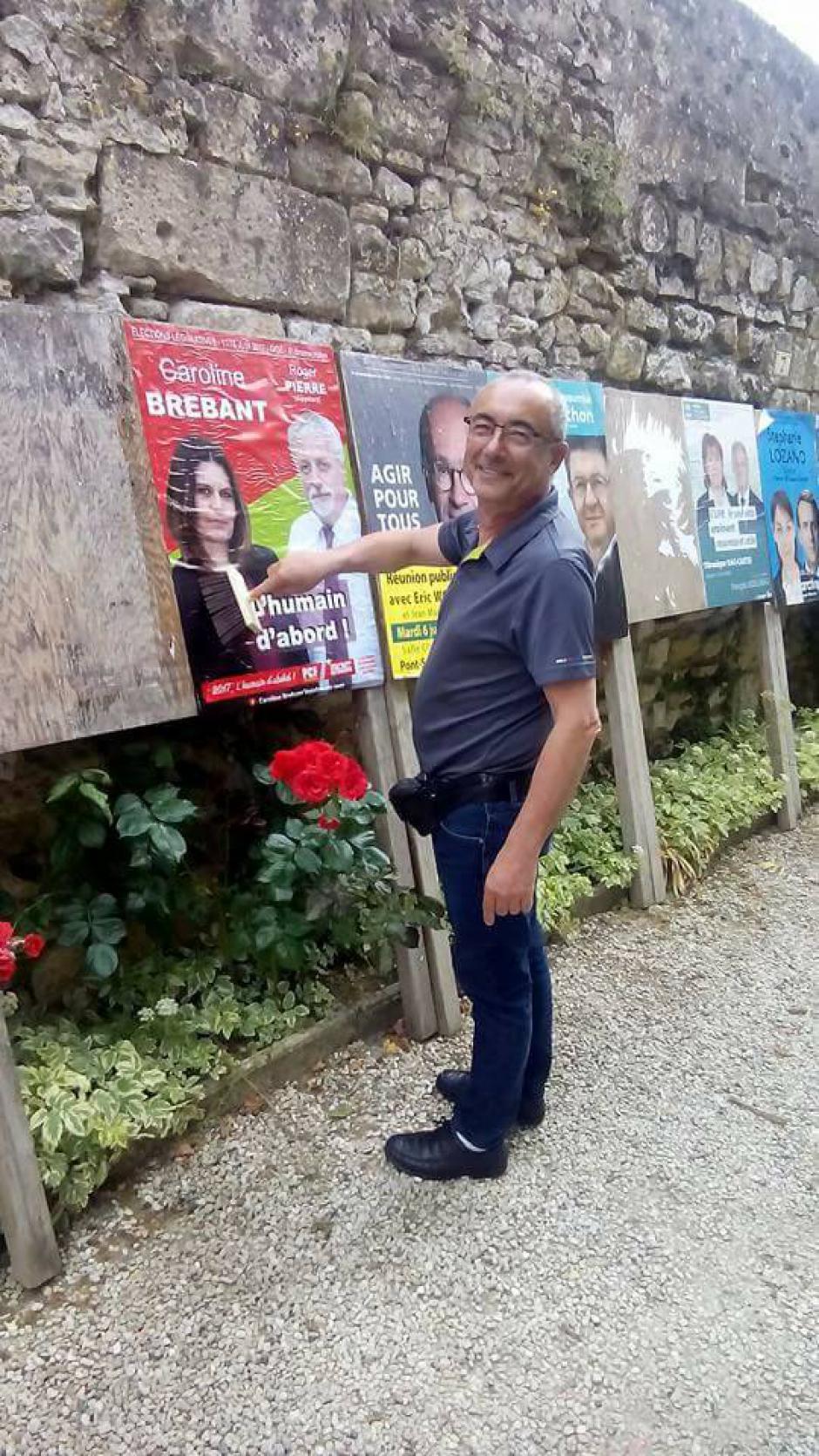 [Album Photos] Collage sur les panneaux officiels - 4e circonscription de l'Oise, 4 juin 2017