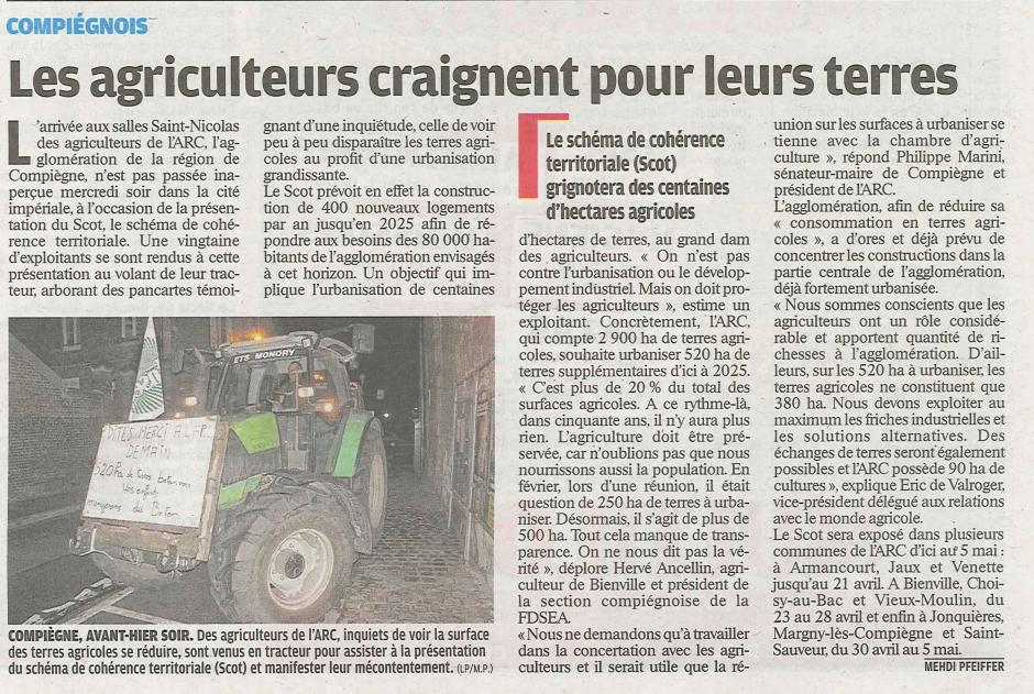 20120420-LeP-Compiégnois-SCOT : arrivée en tracteurs des agriculteurs qui craignent pour leurs terres
