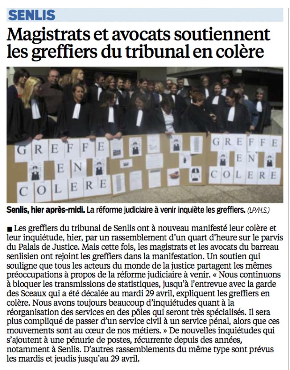 20140417-LeP-Senlis-Magistrats et avocats soutiennent les greffiers du tribunal en colère