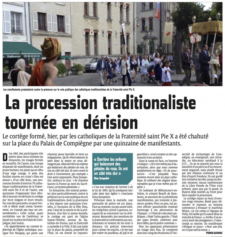 20140623-CP-Compiègne-La procession traditionaliste tournée en dérision