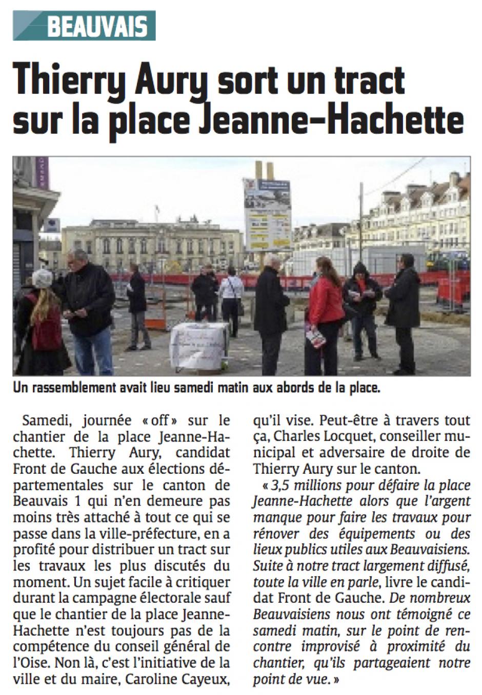 20150303-CP-Beauvais-D2015-Thierry Aury sort un tract sur la place Jeanne-Hachette