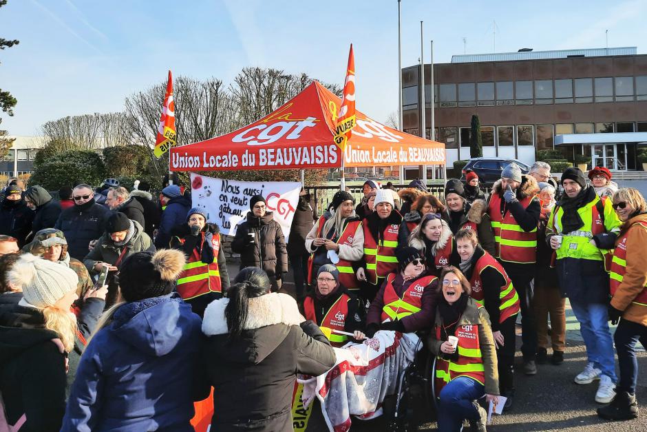 Usine Givenchy-LVMH : deuxième mouvement de grève pour les salaires, en quelques jours - Beauvais, 9 février 2023