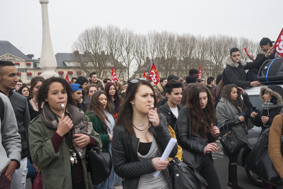 Les jeunes toujours plus mobilisés pour dire : « On vaut mieux que ça ! » - Compiègne, 24 mars 2016