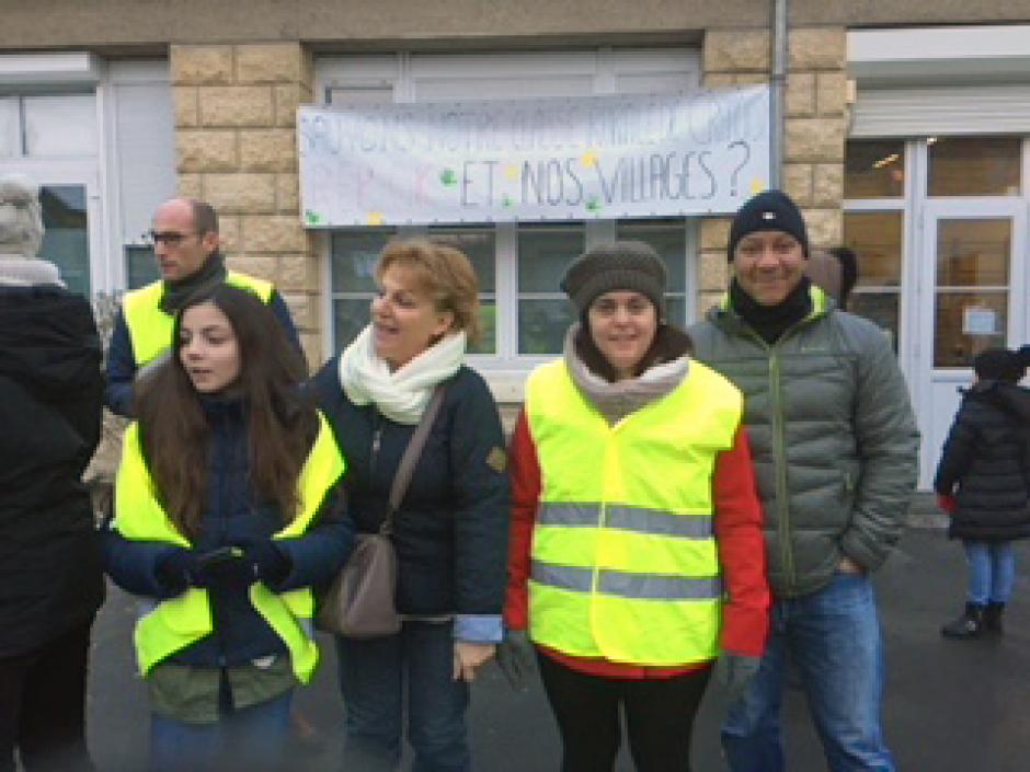 Soutien de Jean-Bosino et Catherine Dailly à la mobilisation contre la fermeture d'une classe ! - Cramoisy, 9 février 2018