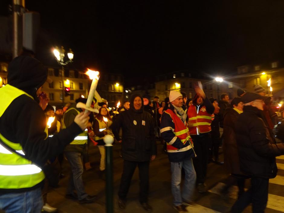Retraites aux flambeaux contre les retraites en lambeaux de Macron-BlackRock ! - Compiègne, 23 janvier 2020
